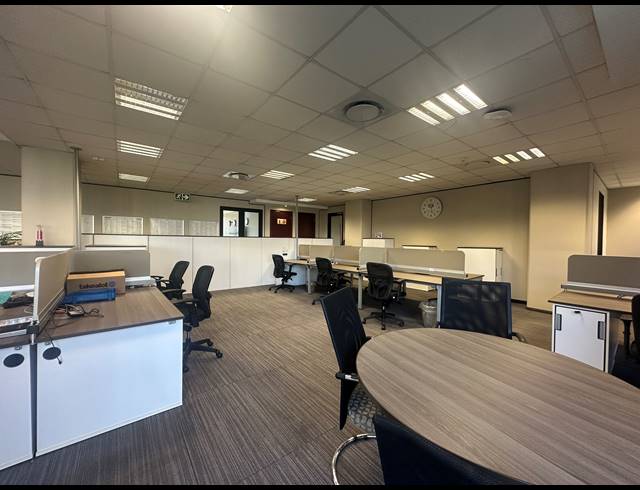 423M² OFFICE TO LET IN SANDTON CENTRAL